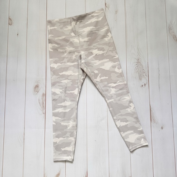 Athleta Elation Camo 7/8 Tights - Picture 1 of 5